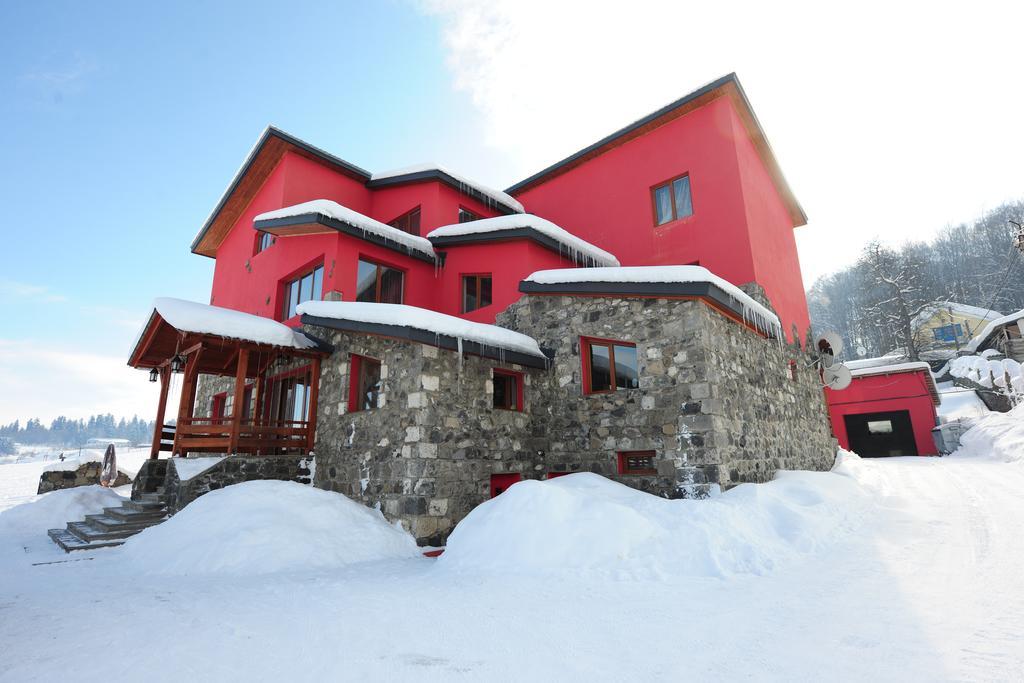 Hotel Red House Bakuriani Exterior foto