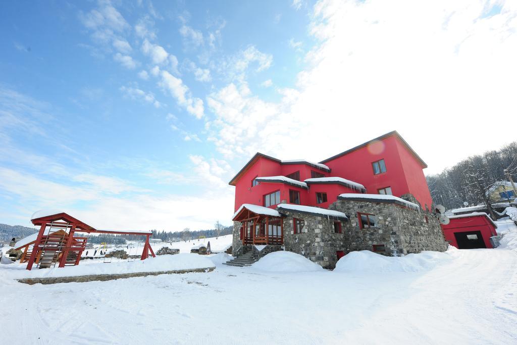 Hotel Red House Bakuriani Exterior foto